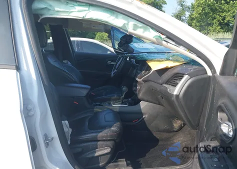 2015 Jeep Cherokee Trailhawk z USA, uszkodzony, nr VIN 1C4PJMBS0FW778614